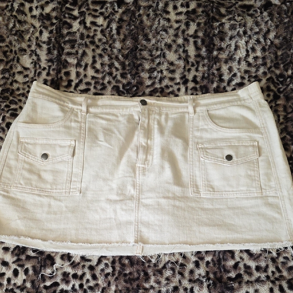 Aerie Cream Mini Skirt Size XXL